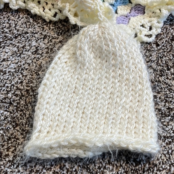 Handmade Crochet Baby Blanket & Hat Set – Pastel Rainbow with Lace Trim - Picture 3 of 10